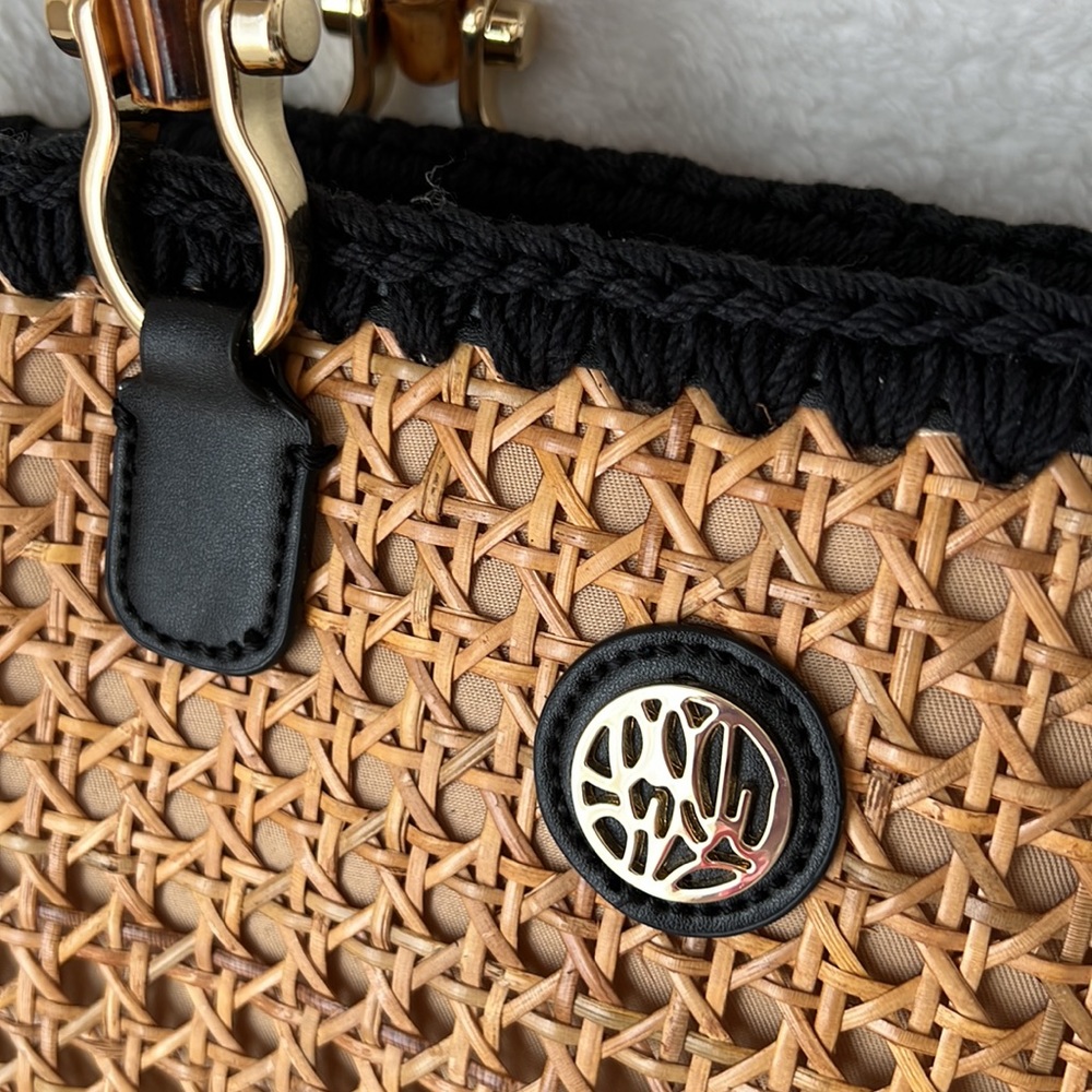 Lilly Pulitzer Tan and Black Woven Bag - Picture 6 of 7